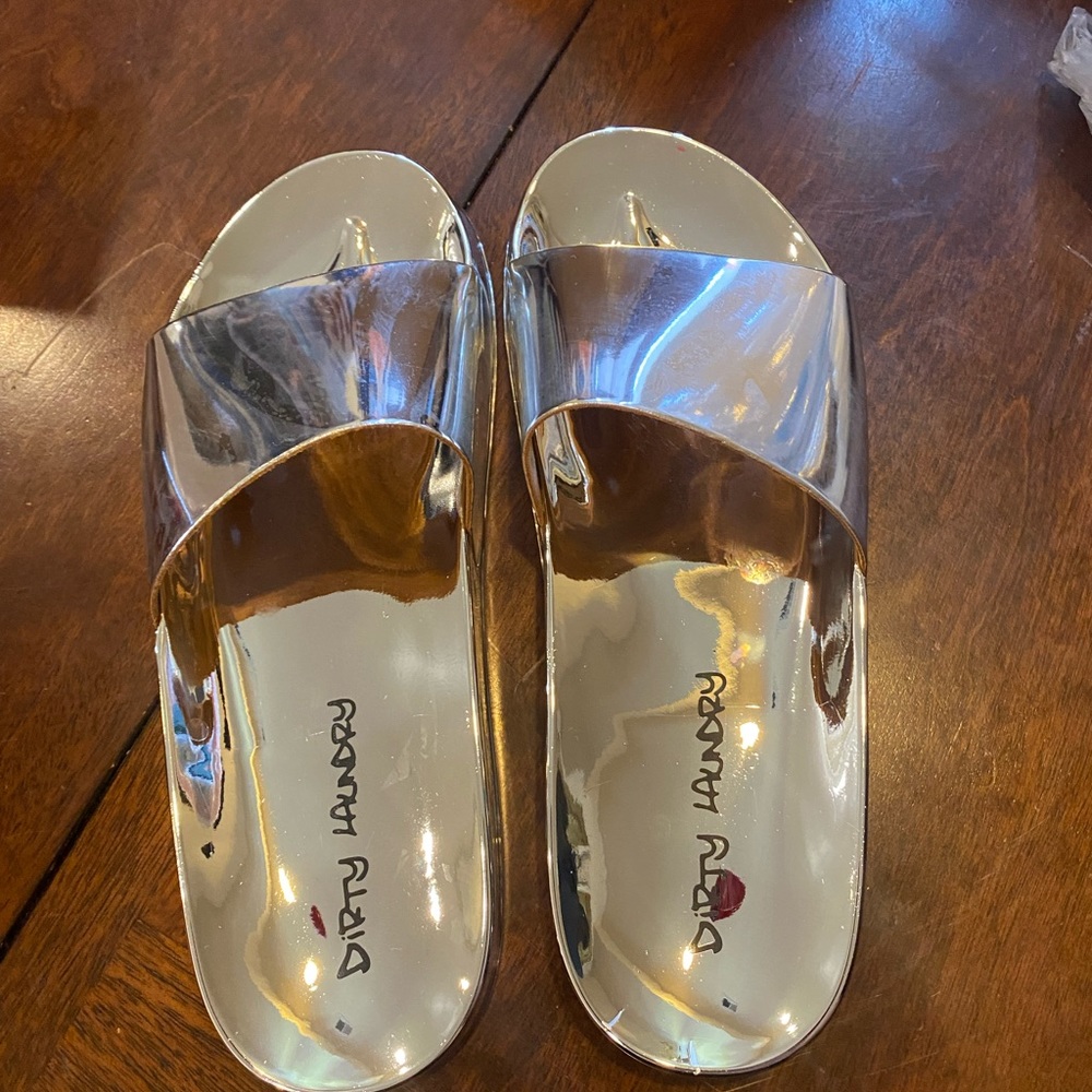 Open toe sandals; slide on sandals
